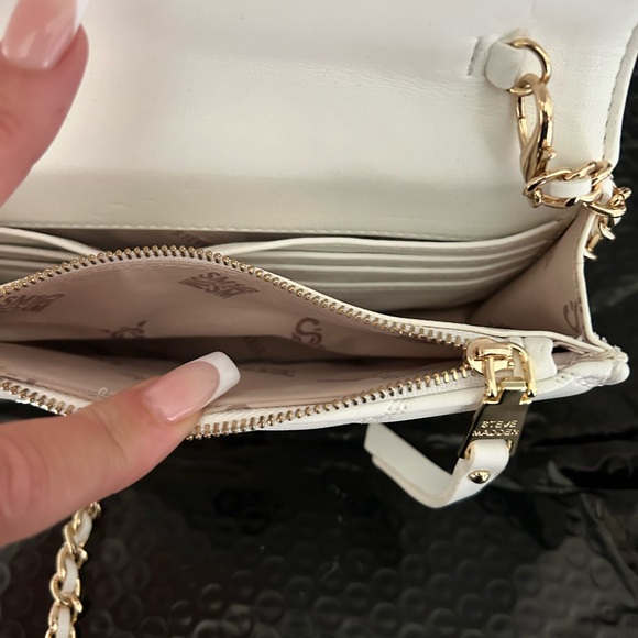 STEVE MADDEN ‘BENDUE’ WHITE CROSSBODY PURSE - BNWT - Picture 9 of 13